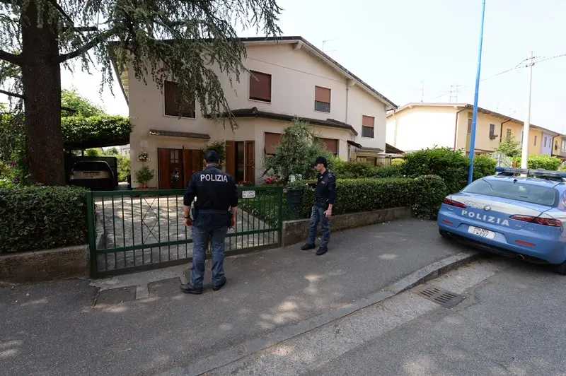 Volante nel quartiere in cui è avvenuto l'arresto