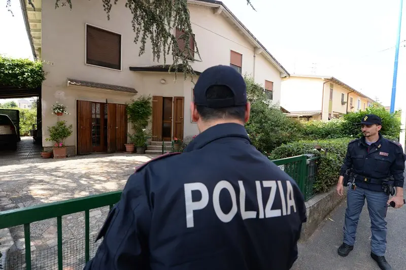 Volante nel quartiere in cui è avvenuto l'arresto