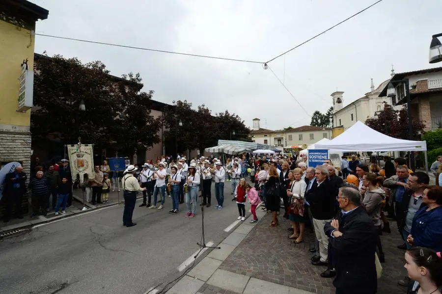 In piazza con noi a Caste Mella