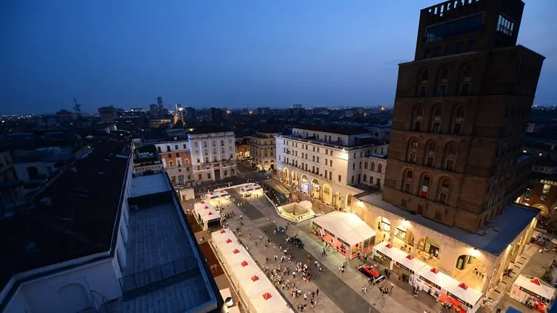 Piazza Vittoria by night vista dall'alto