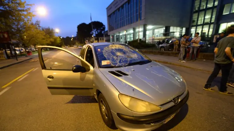 Via Cantore, l'auto coinvolta nell'incidente