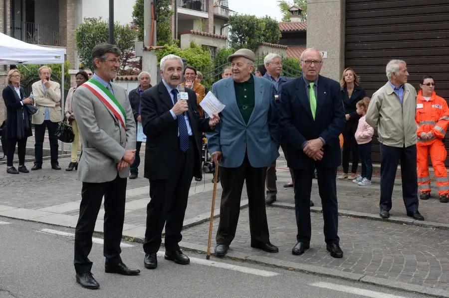 In piazza con noi a Caste Mella