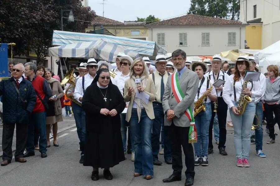 In piazza con noi a Caste Mella