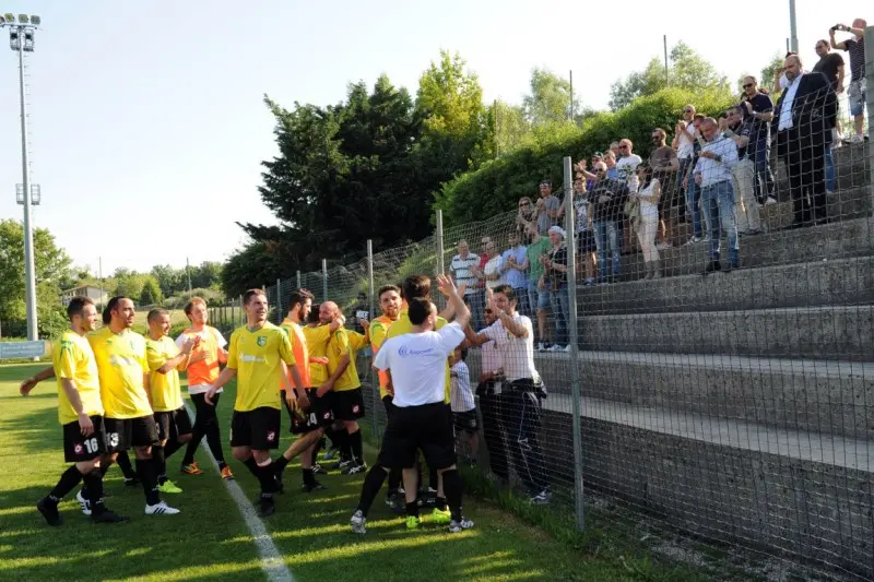 Calcio, Seconda categoria, Valtenesi-Valsabbia 0-2