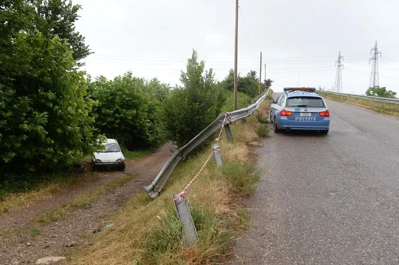 La Seicento finita fuori strada a Nuvolera