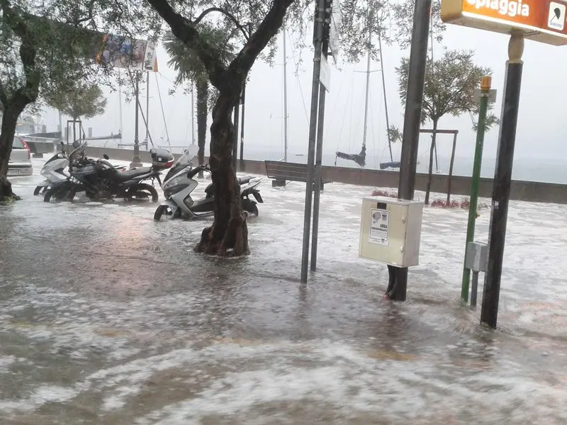 Il maltempo si abbatte su Toscolano Maderno