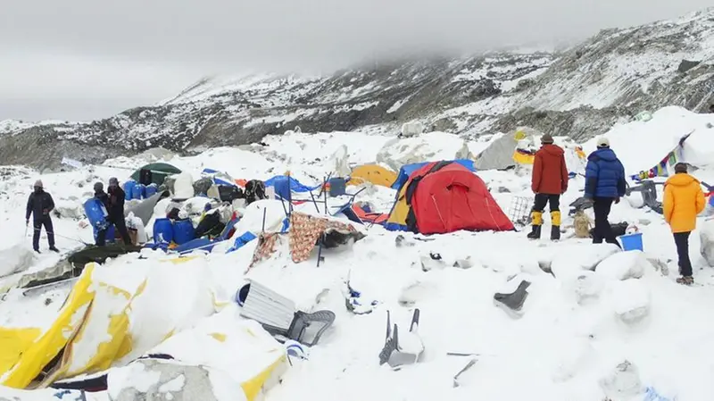 Paura per gli alpinisti presenti sull'Everest