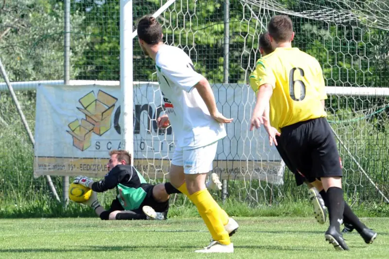 Calcio, Seconda categoria, Valtenesi-Valsabbia 0-2