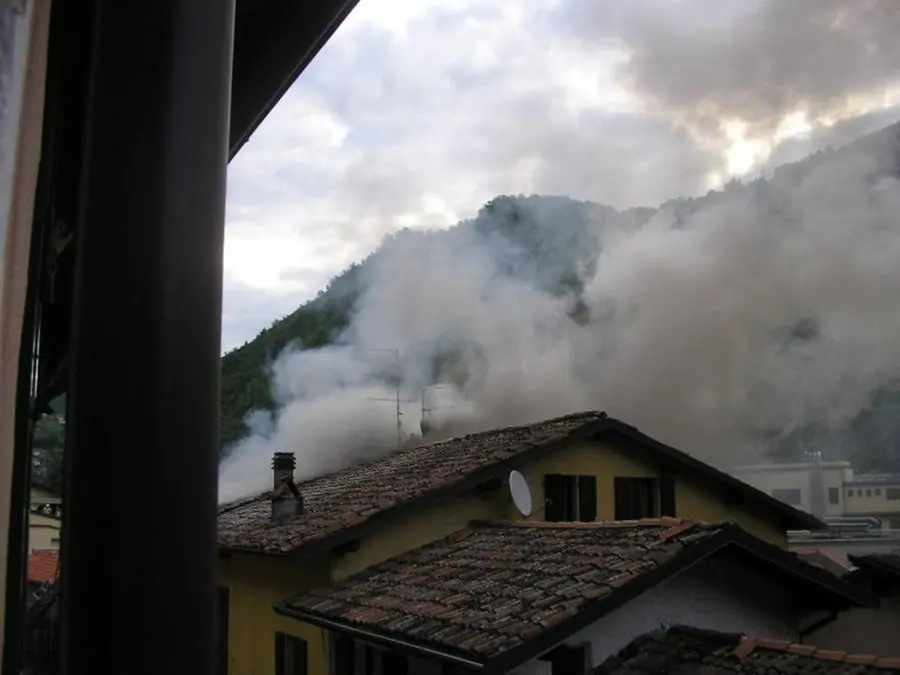 L'incendio a Gardone Val Trompia