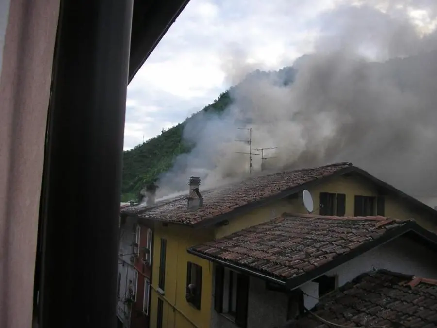 L'incendio a Gardone Val Trompia