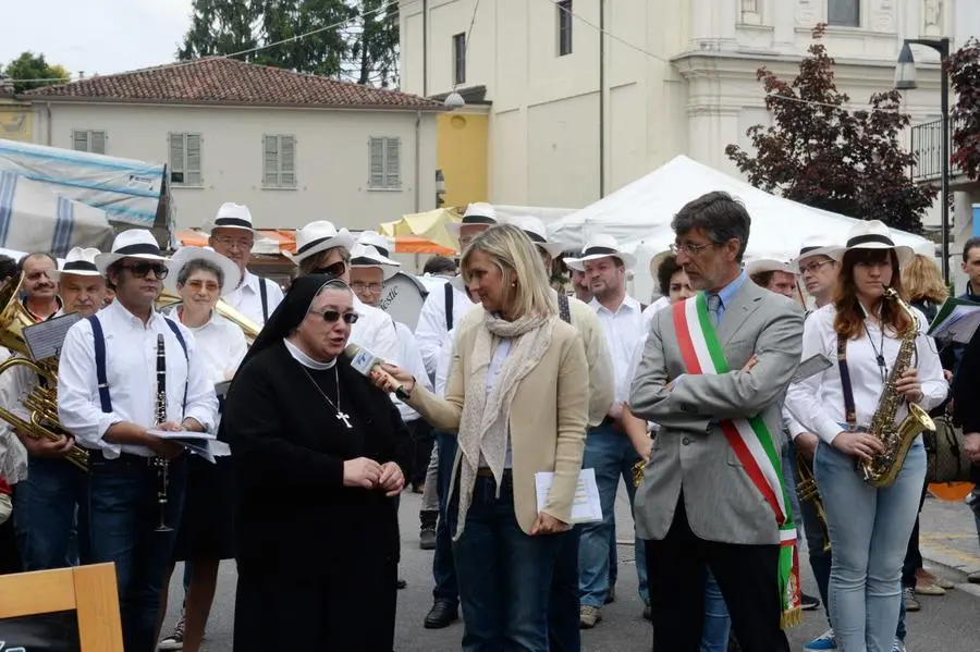 In piazza con noi a Caste Mella