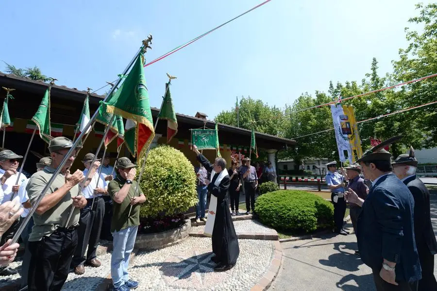 L'inaugurazione del monumento delle Penne Nere