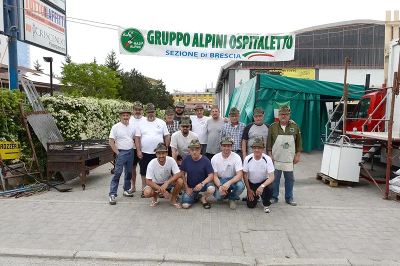 L'Aquila abbraccia gli Alpini