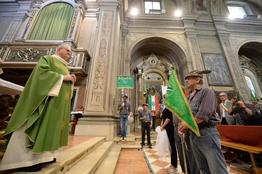 L'inaugurazione del monumento delle Penne Nere