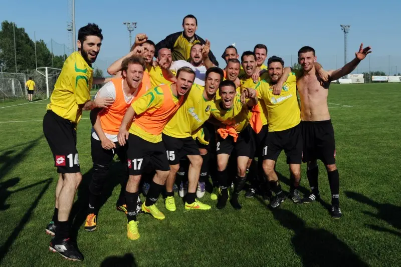 Calcio, Seconda categoria, Valtenesi-Valsabbia 0-2