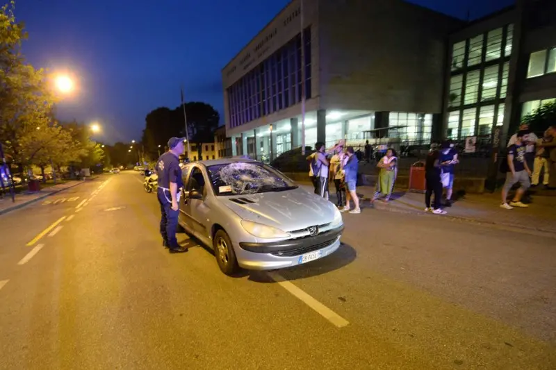 Via Cantore, l'auto coinvolta nell'incidente