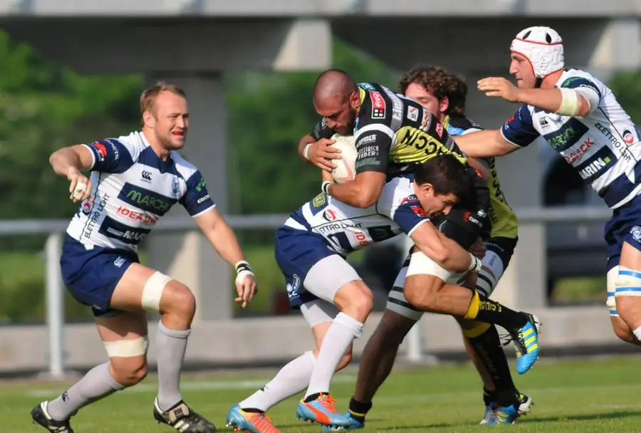 Rugby, Calvisano in finale