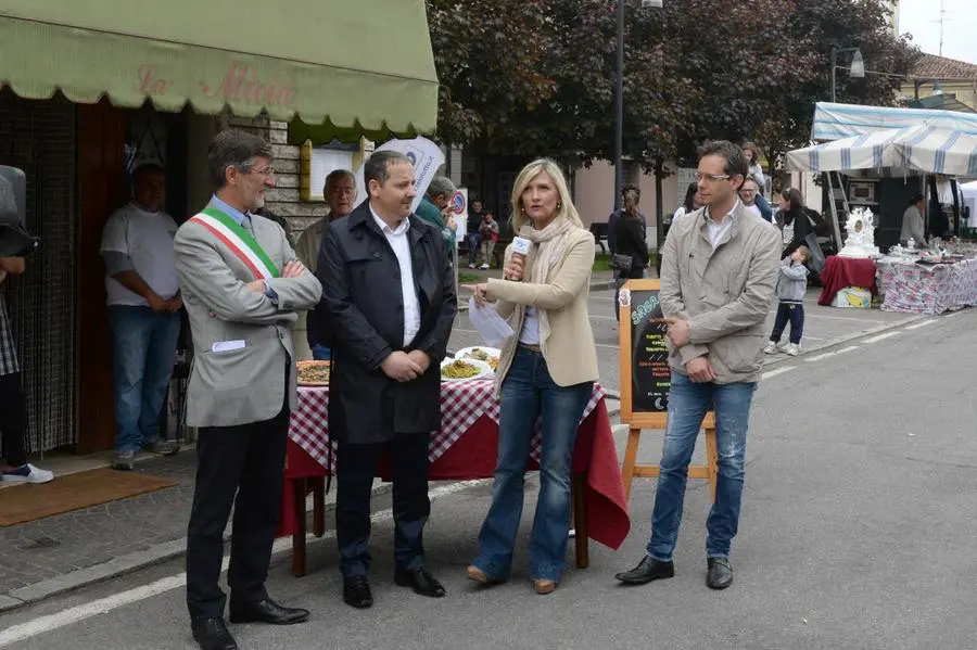 In piazza con noi a Caste Mella