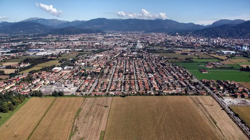 Una veduta aerea del Villaggio Sereno - Foto Reporter/Giuseppe Zanardelli © www.giornaledibrescia.it