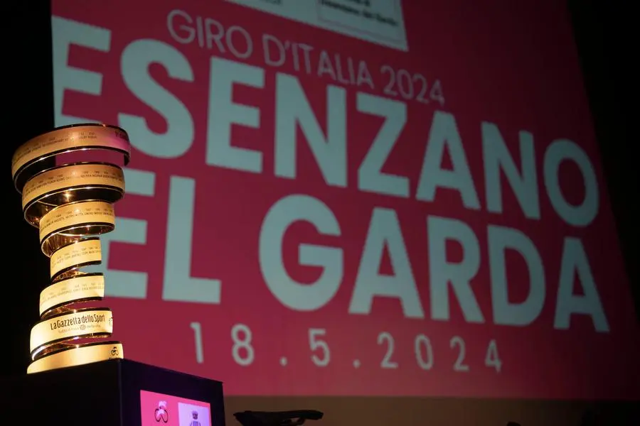 Giro d'Italia 2024, la presentazione della tappa di Desenzano al teatro