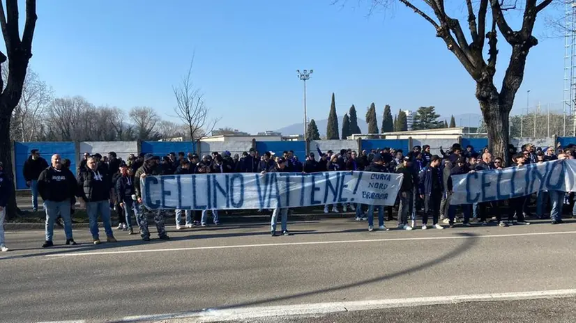 La contestazione della Curva nord contro Cellino