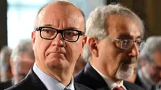 Il ministro dell'Istruzione e del Merito, Giuseppe Valditara, e il presidente della Regione Lazio Francesco Rocca (D) durante la cerimonia per il 'Giorno della memoria' al Quirinale, Romsa, 26 gennaio 2024.  ANSA/ETTORE FERRARI