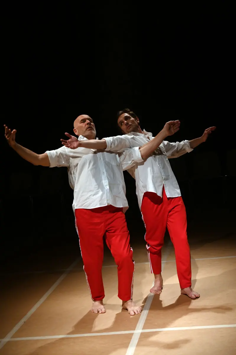 La «Danza cieca» di Virgilio Sieni sul palco del teatro Grande