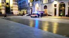 Un'ambulanza in piazza Vittoria