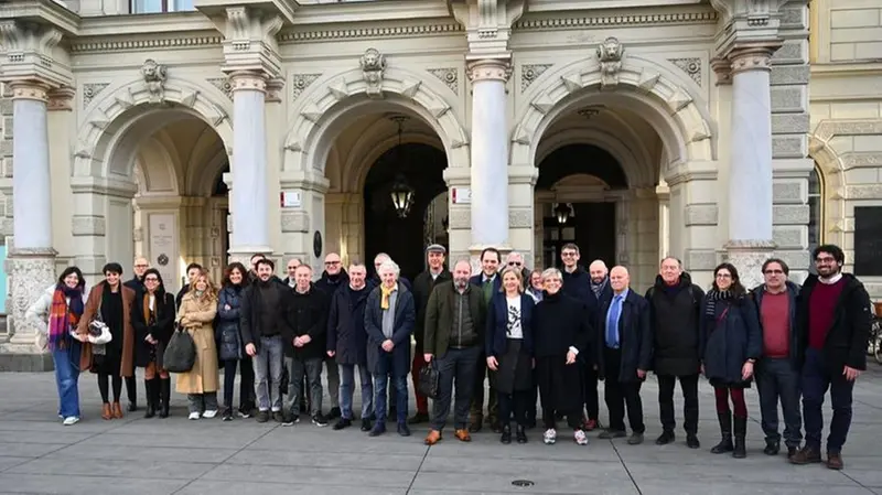 Foto di gruppo per la delegazione a Graz - © www.giornaledibrescia.it