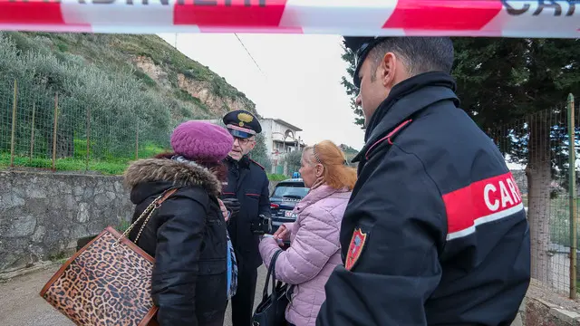 Strage Familiare ad altavilla MIlicia alle porte di Palermo uomo di 54 anni ha ucciso la moglie e i due figli di 5 e 16 anni. Un'altra figlia di 17 anni è riuscita salvarsi sul posto arrivano Salvina Licata e Elisabetta Cassano zia e nonna di Antonella Salamone Palermo 11/02/ 2024Un . ANSA/IGOR PETYX