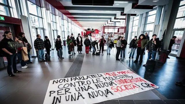 Manifestazione studenti universitari contro le molestie dei docenti all'interno dell'ateneo. Torino 12 febbraio 2024 ANSA/TINO ROMANO