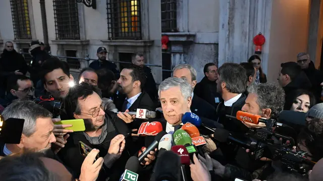 Il vice presidente del Consiglio, Antonio Tajani, all’esterno di Palazzo Chigi al termine di un incontro tra Governo e organizzazioni agricole. Roma, 9 febbraio 2024. ANSA/CLAUDIO PERI