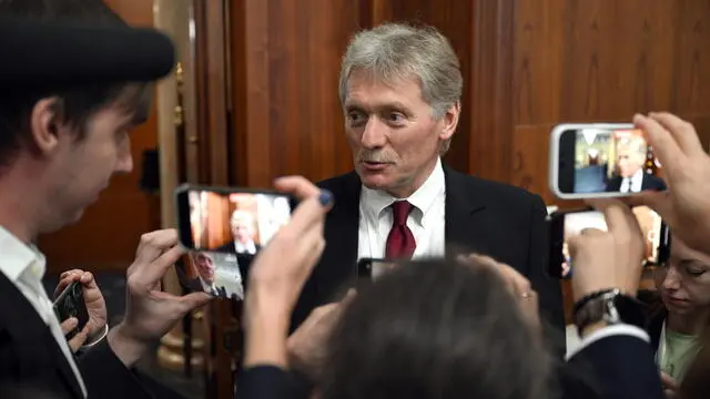 epa10917366 Kremlin spokesman Dmitry Peskov answers questions from reporters following a meeting of the Commonwealth of Independent States (CIS) Council of Heads of State at the Ala Archa state residence in Bishkek, Kyrgyzstan, 13 October 2023. EPA/PAVEL BEDNYAKOV / SPUTNIK / KREMLIN POOL MANDATORY CREDIT