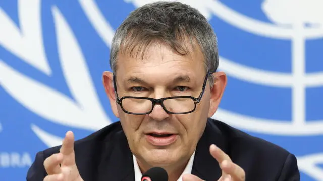 epa10978663 Philippe Lazzarini, commissioner-general of the United Nations Relief and Works Agency for Palestine Refugees in the Near East (UNRWA), speaks to the media on the humanitarian crisis unfolding in Gaza and UNRWA's response during a press conference at the European headquarters of the United Nations (UN) in Geneva, Switzerland, 16 November 2023. EPA/SALVATORE DI NOLFI