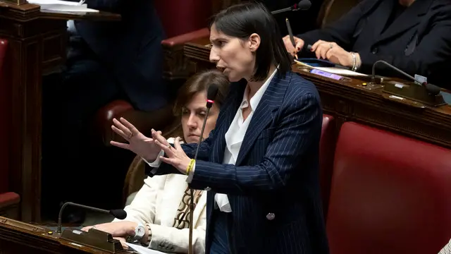 Il segretario del PD Elly Schlin, all’interno della camera dei deputati, durante il question time. Roma 24 gennaio 2024
ANSA/MASSIMO PERCOSSI 

