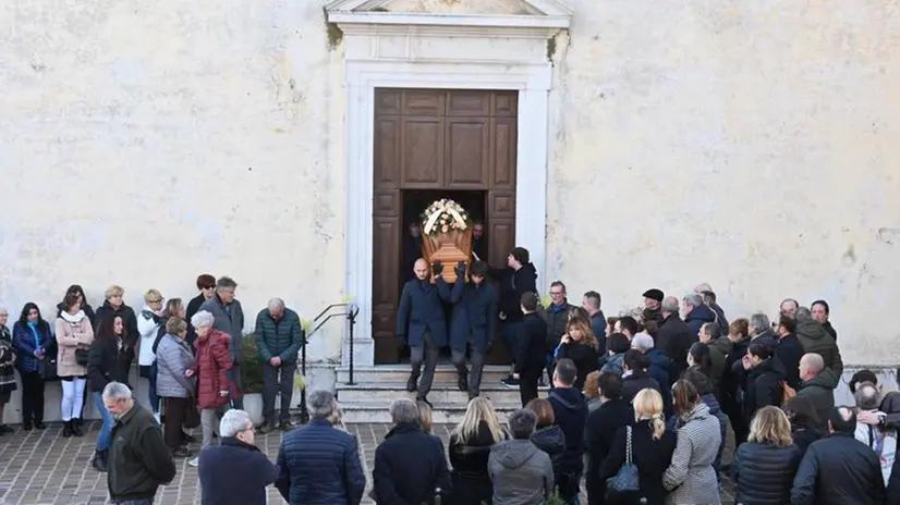 Il funerale di Santina Delai a Puegnago del Garda
