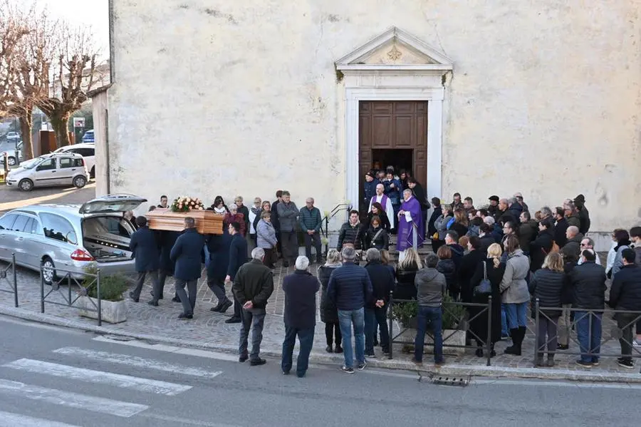 Il funerale di Santina Delai a Puegnago del Garda