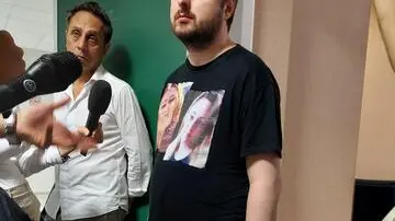 Nicolò Maja in Tribunale in attesa della condanna per il padre, a Busto Arsizio, 21 luglio 2023. ANSA/Valentina Rigano