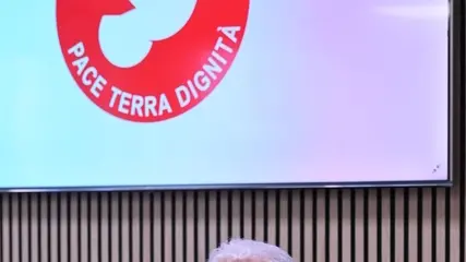 Michele Santoro nel corso della presentazione del programma di PACE TERRA E DIGNITÀ, per le elezioni europee di giugno 2024 a Roma, 14 febbraio 2024.
ANSA/MAURIZIO BRAMBATTI