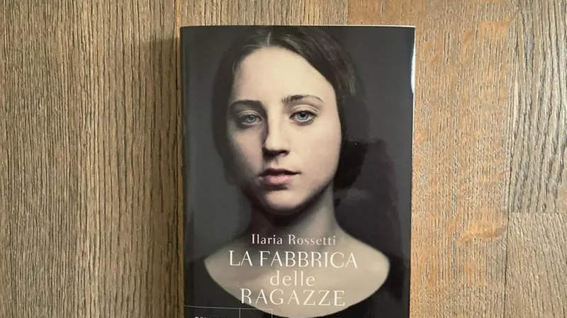 La copertina di La fabbrica delle ragazze