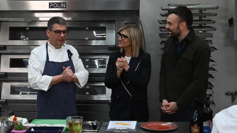 Chef Beppe Maffioli con i conduttori: Clara Camplani e Davide Briosi