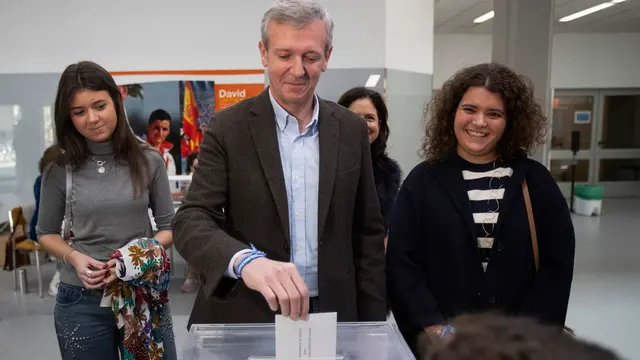 epa11163007 Candidate of the People's Party (PP) Alfonso Rueda casts his ballot during the regional elections at a polling station in Pontevedra, Galicia, Spain, 18 February 2024. On 18 February, polls opened for regional elections in Galicia to elect the members of Parliament of the autonomous community in Spain. Results are expected by 23:00 local time.  EPA/SALVADOR SAS