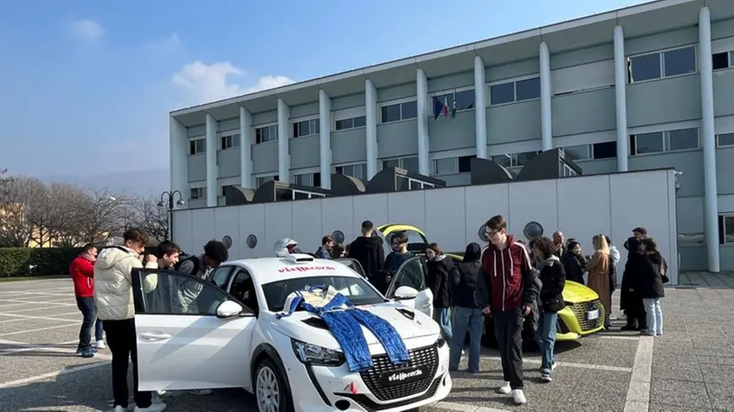 Gli studenti a scuola di sicurezza stradale