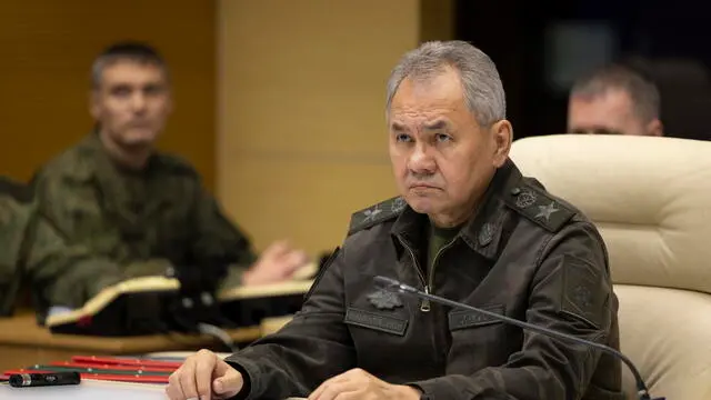 epa11138987 A handout image made available on 09 February 2024 by the Russian Defence Ministry’s press service shows Russian Minister of Defence Sergei Shoigu presiding over a meeting during his visit to the Joint Force Headquarters of troops in the zone of the Russian special military operation (SVO) in Ukraine, at an undisclosed location.  EPA/DMITRY KHARICHKOV/RUSSIAN DEFENCE MINISTRY PRESS SERVICE/HANDOUT HANDOUT EDITORIAL USE ONLY/NO SALES HANDOUT EDITORIAL USE ONLY/NO SALES HANDOUT EDITORIAL USE ONLY/NO SALES