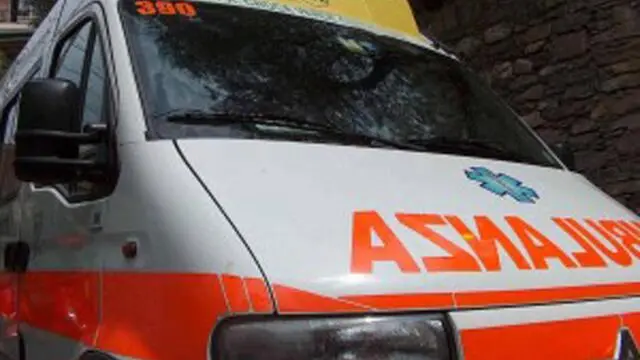 Un'ambulanza - Foto Ansa © www.giornaledibrescia.it