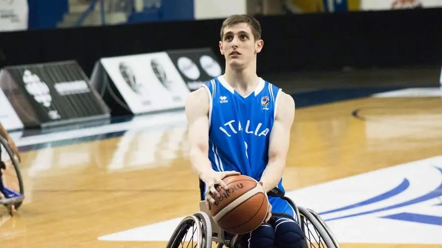 Francesco Cancelli con la maglia dell'Italia - © www.giornaledibrescia.it