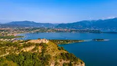 Una veduta del lago di Garda dalla Rocca di Manerba - Foto Visit Brescia