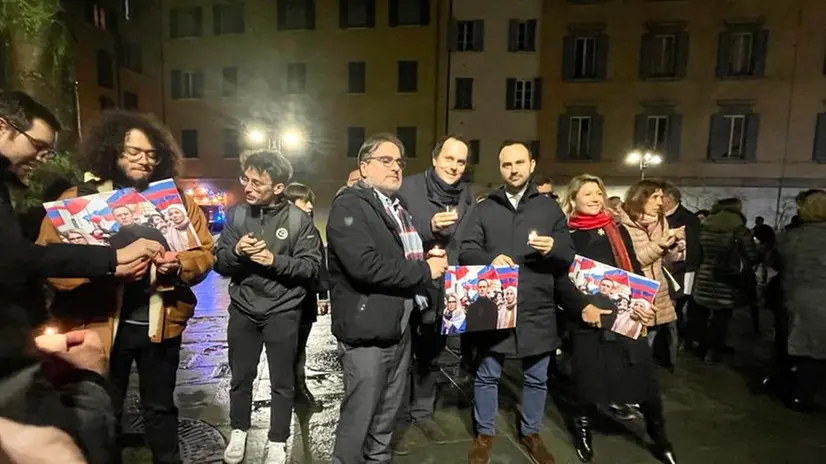 La fiaccolata per Navalny in piazza Rovetta