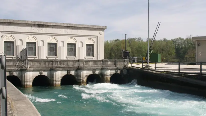 La diga di Salionze, che regola lo scarico del lago di Garda nel fiume Mincio - Foto © www.giornaledibrescia.it