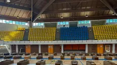 È stata è rinviata a domani mattina l'apertura della camera ardente nel Palamilone, il palazzetto dello sport di Crotone dove sono state collocate le bare delle vittime del naufragio di domenica mattina, 28 febbraio 2023.
ANSA/Giuseppe Pipita